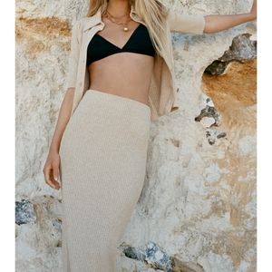 NWT  ZARA  CREAM RIBBED SKIRT SIZE S 🔥